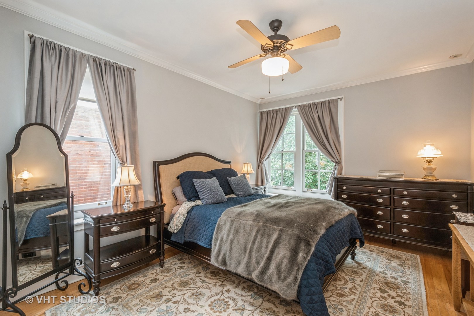 516 W Roscoe Street Unit: 3