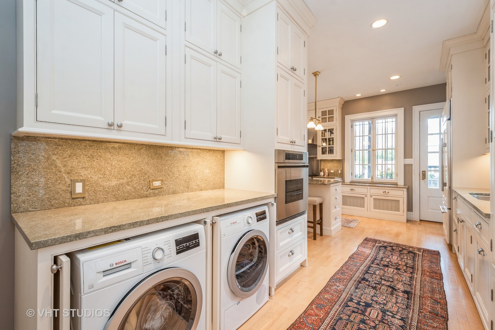 516 W Roscoe Street Unit: 3
