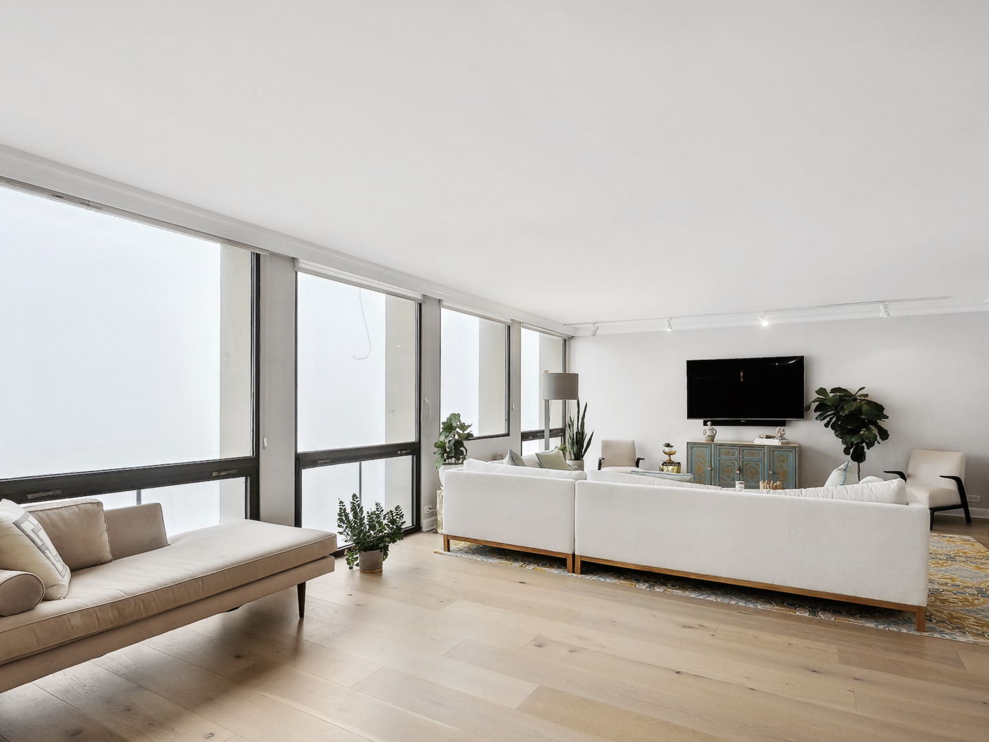 1240 N Lake Shore Drive Unit: 23B
