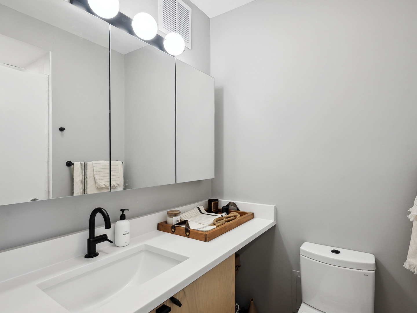 1240 N Lake Shore Drive Unit: 23B