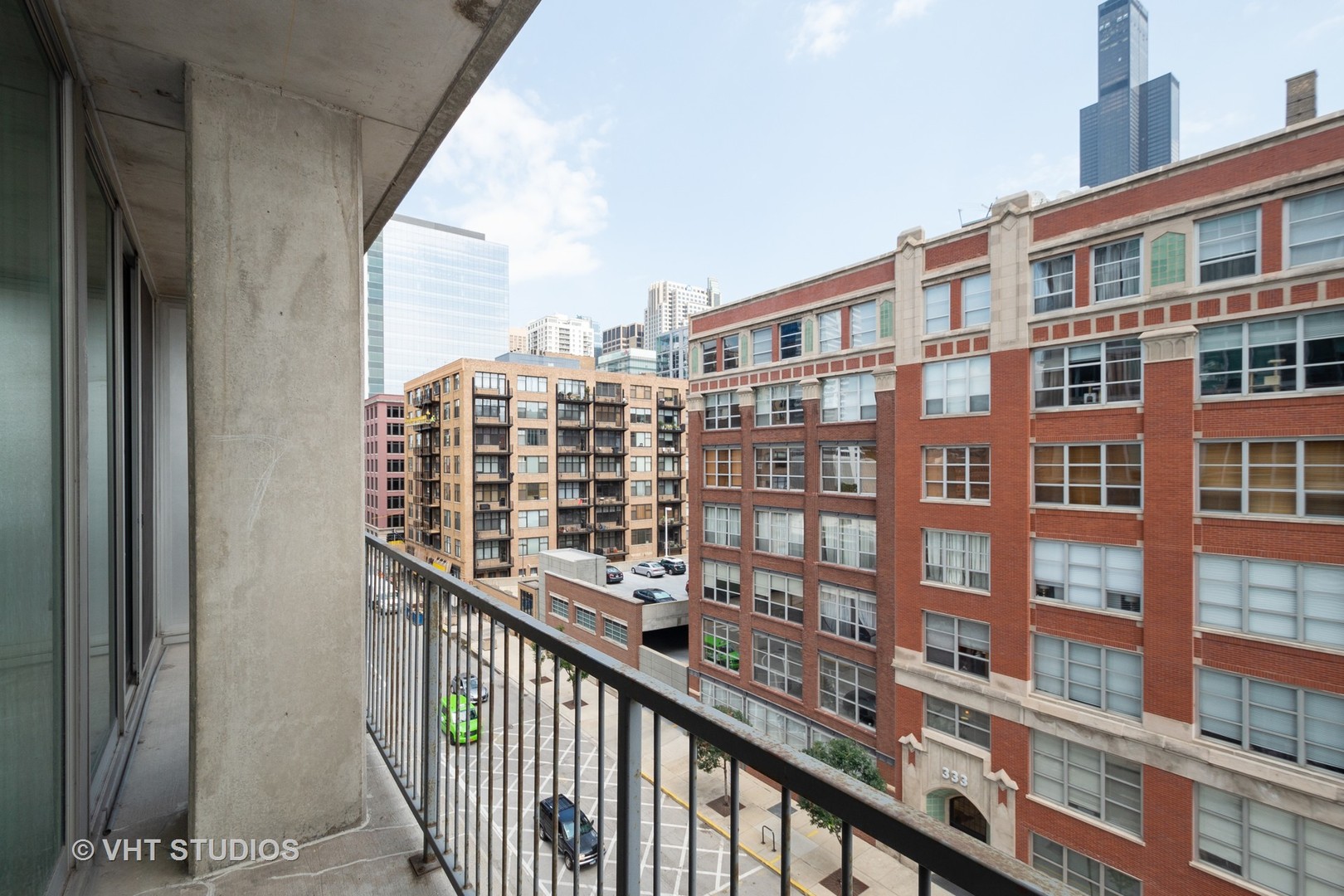 700 W Van Buren Street Unit: 703