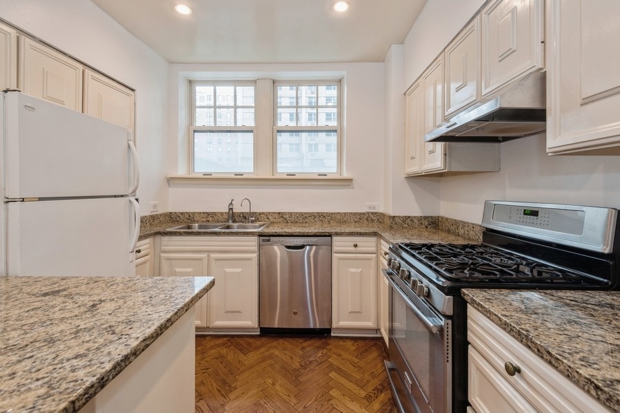421 W Melrose Street Unit: 1B