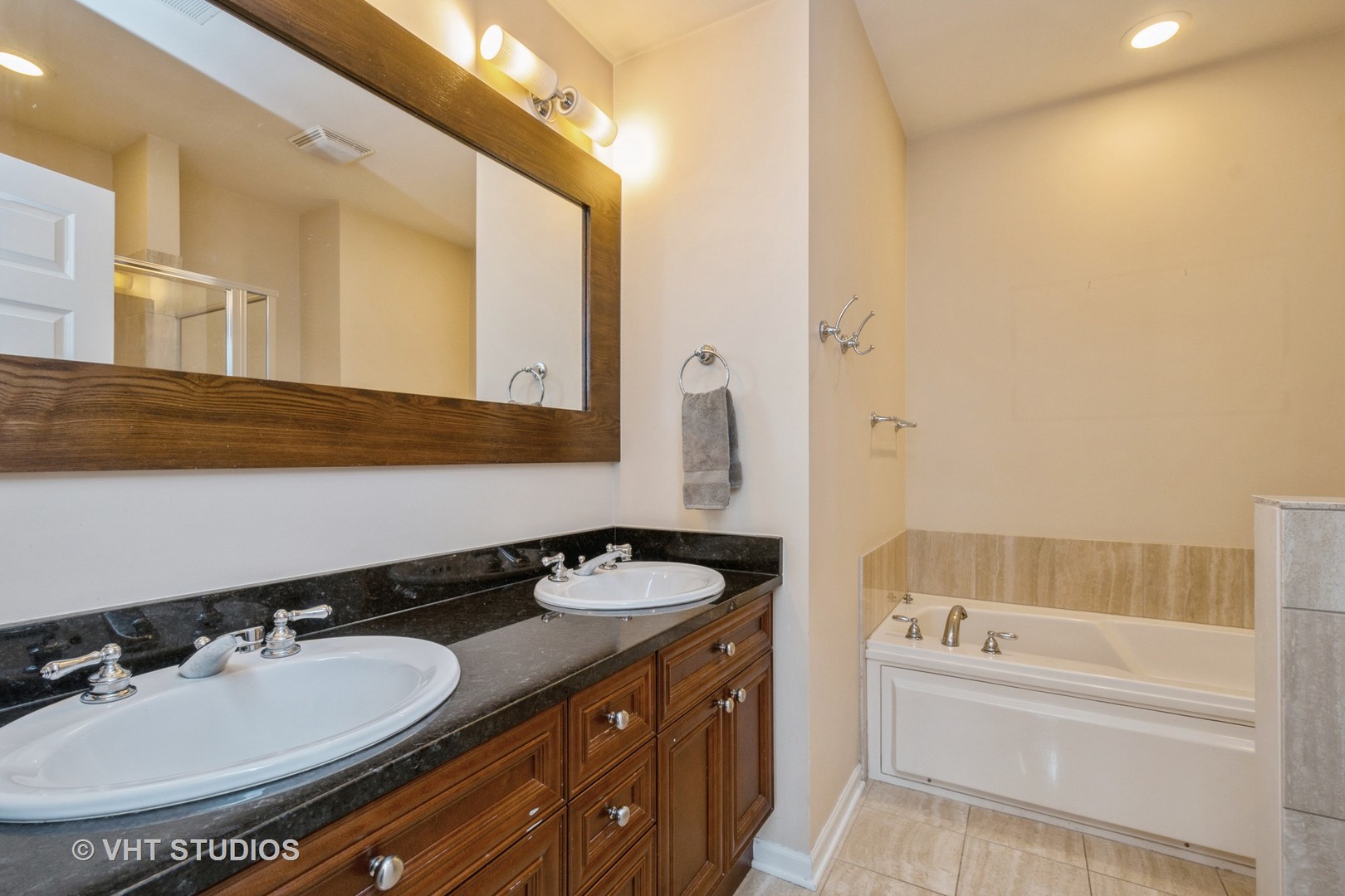 7766 N Sheridan Road Unit: 5