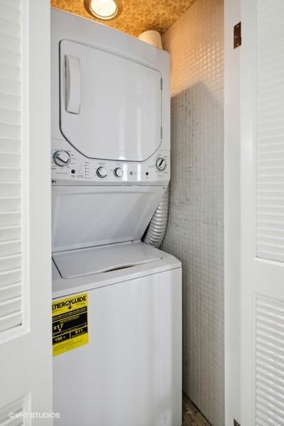 1300 N Lake Shore Drive Unit: 21D