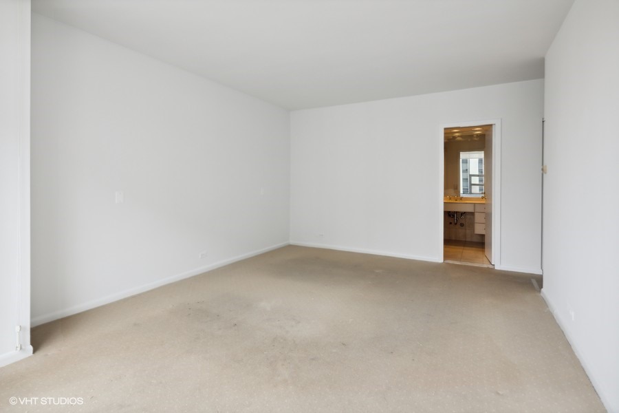 1300 N Lake Shore Drive Unit: 21D
