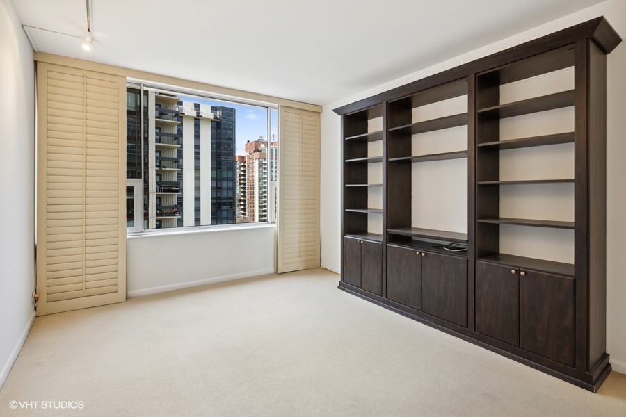 1300 N Lake Shore Drive Unit: 21D
