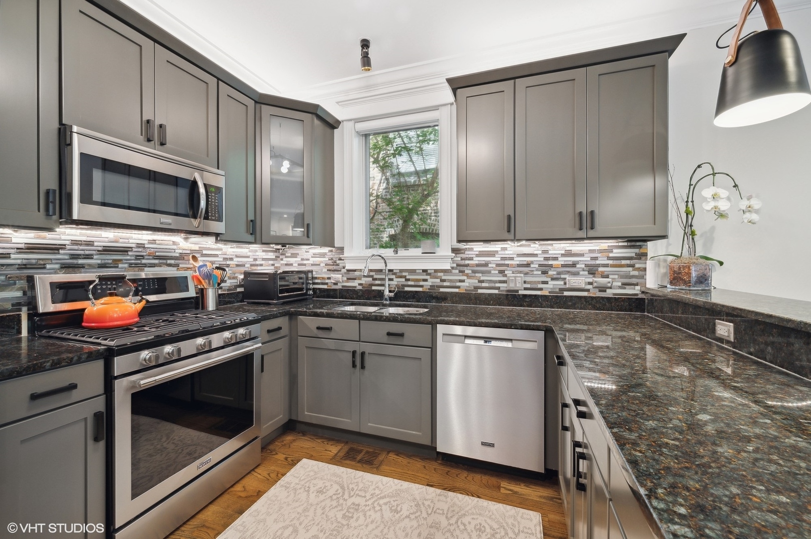 1528 W Jonquil Terrace Unit: D2