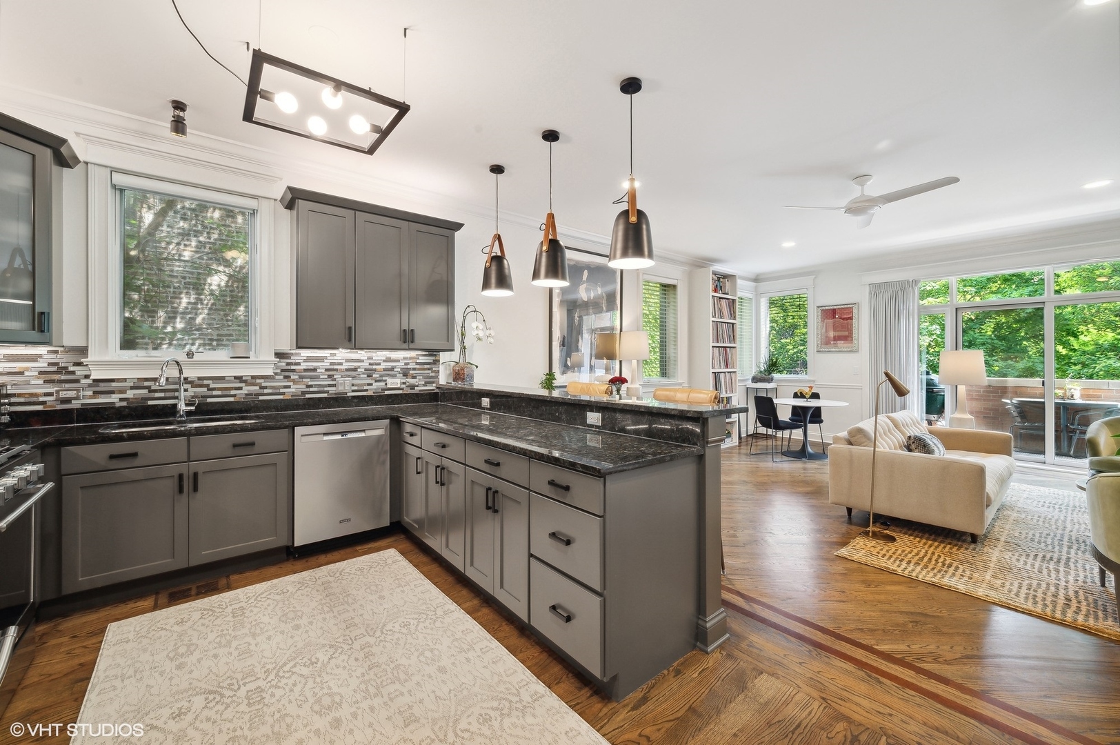 1528 W Jonquil Terrace Unit: D2