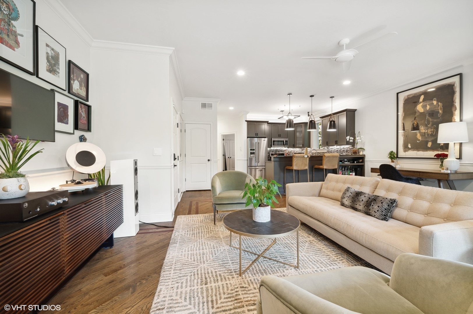 1528 W Jonquil Terrace Unit: D2