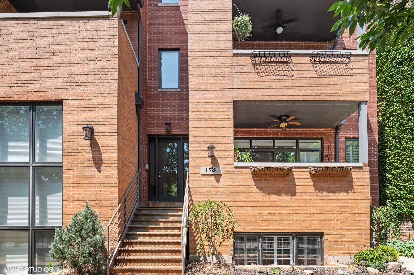 1528 W Jonquil Terrace Unit: D2