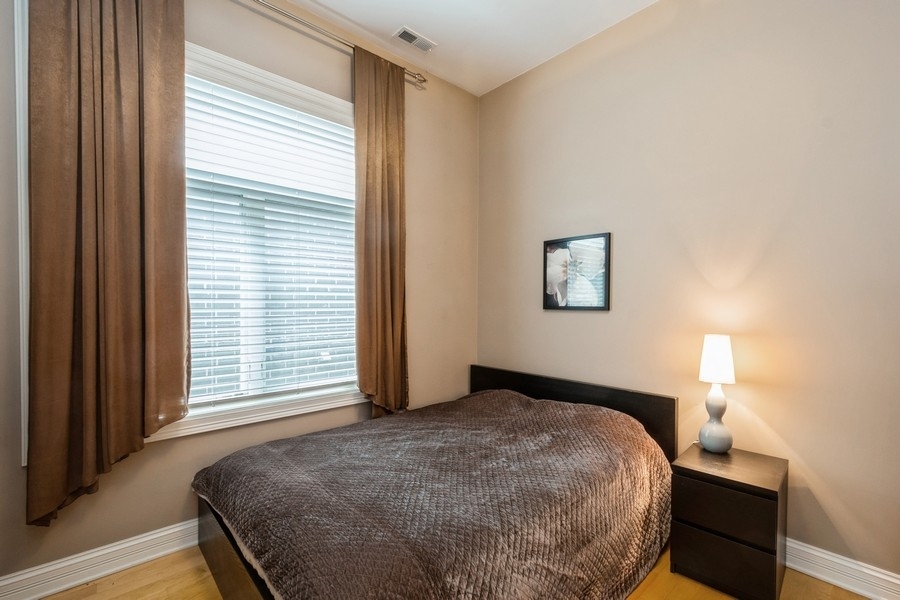 1448 N Western Avenue Unit: 4A