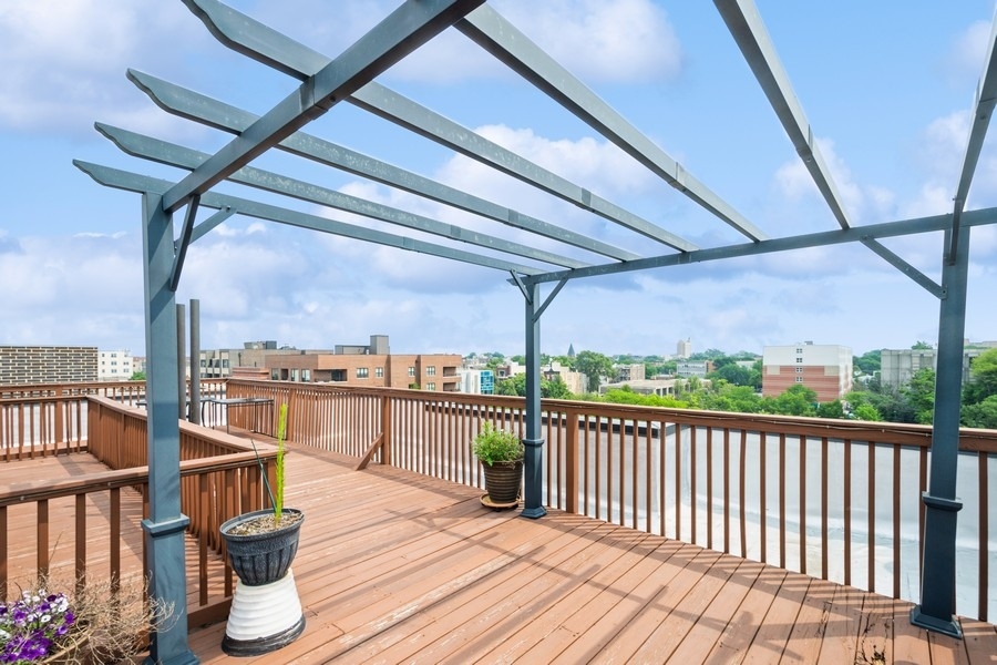1448 N Western Avenue Unit: 4A