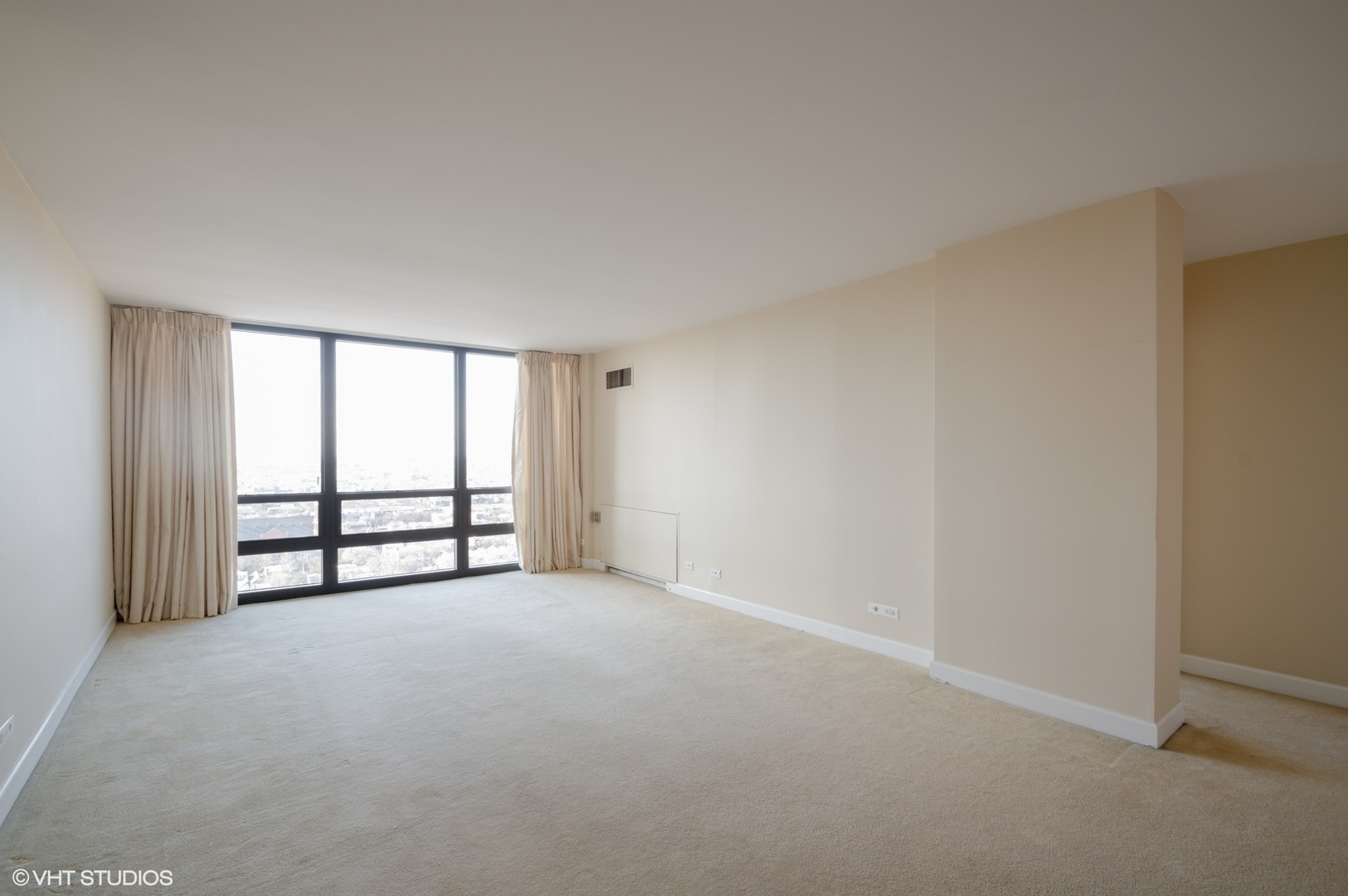 1636 N WELLS Street Unit: 2708