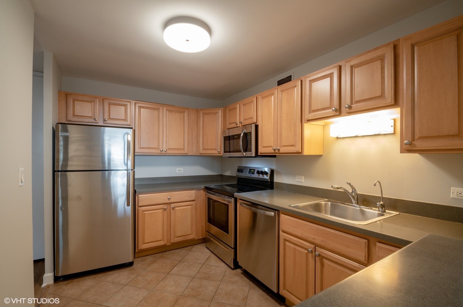 1636 N WELLS Street Unit: 2708
