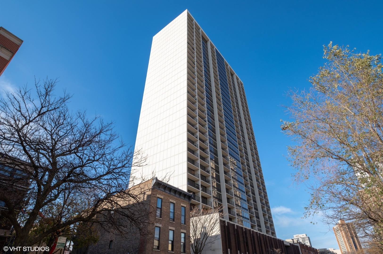 1636 N WELLS Street Unit: 2708