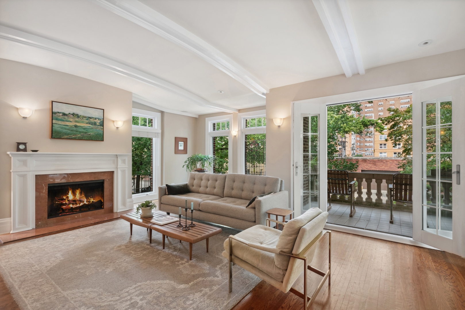 831 W Ainslie Street Unit: 1