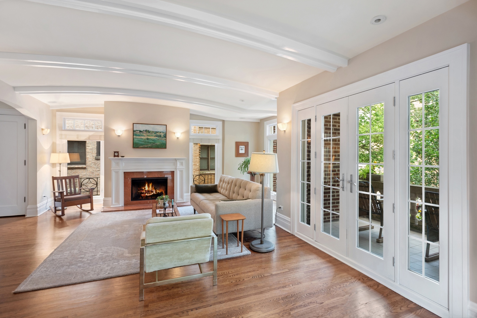 831 W Ainslie Street Unit: 1