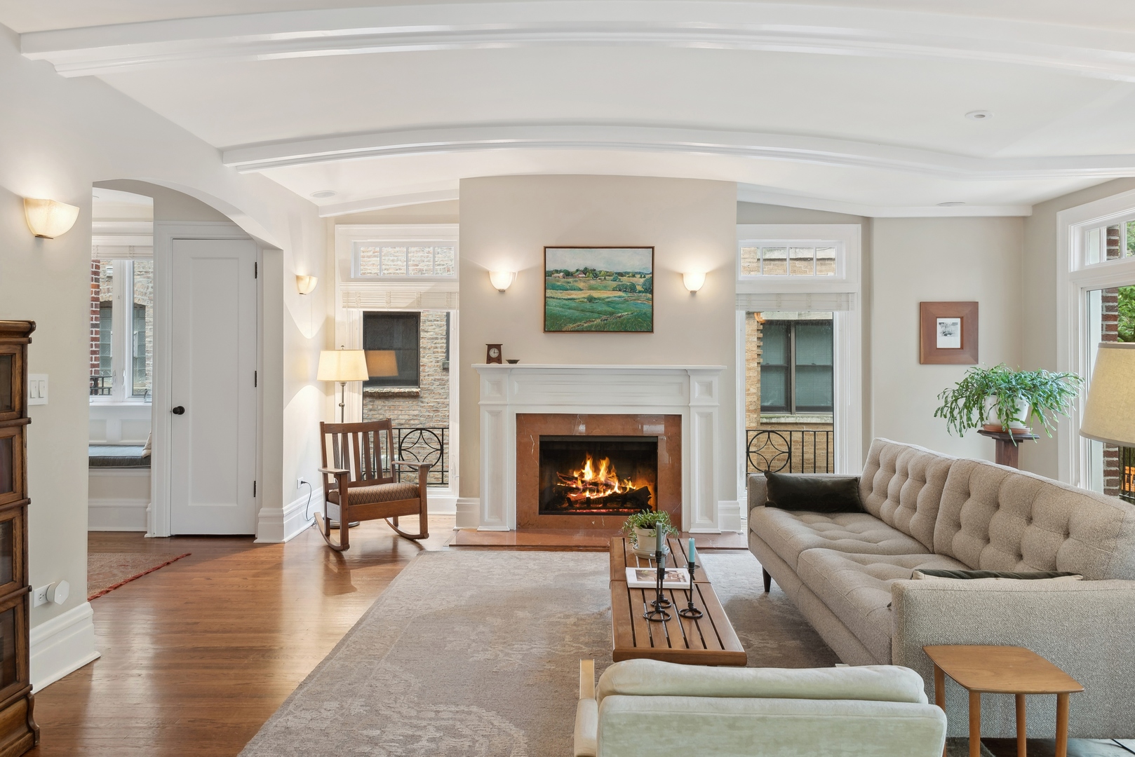 831 W Ainslie Street Unit: 1