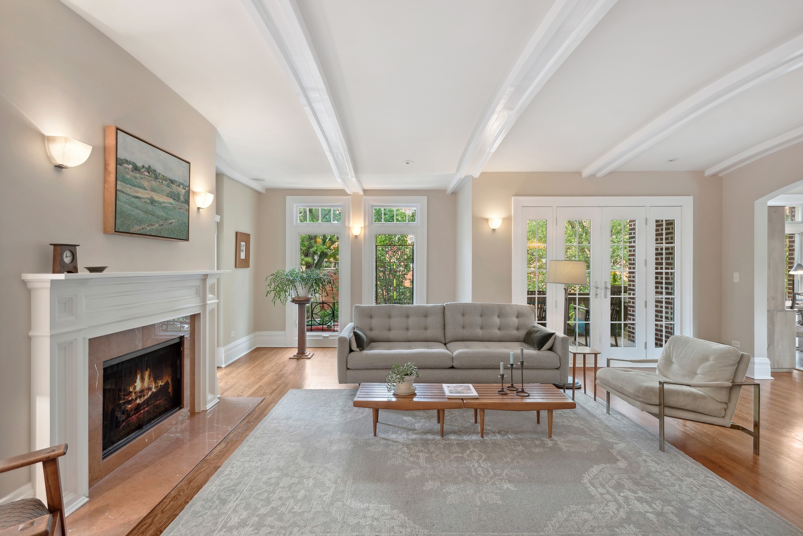 831 W Ainslie Street Unit: 1