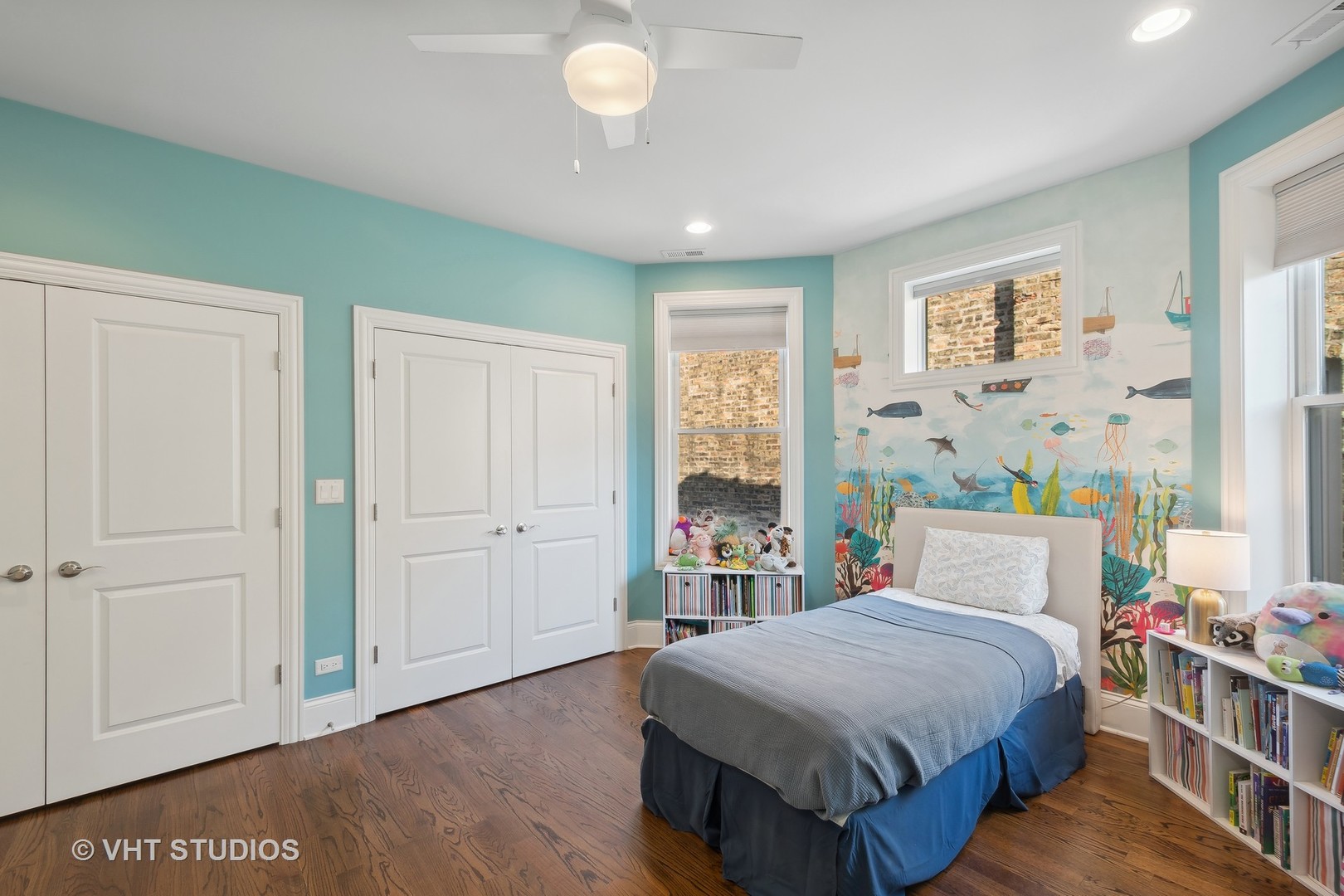 1439 W Farragut Avenue