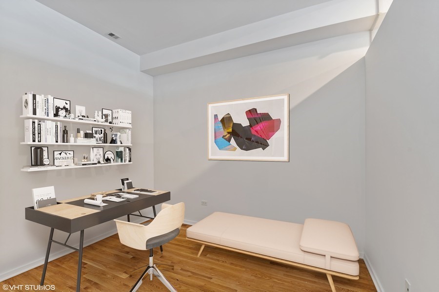 500 W Superior Street Unit: 1209