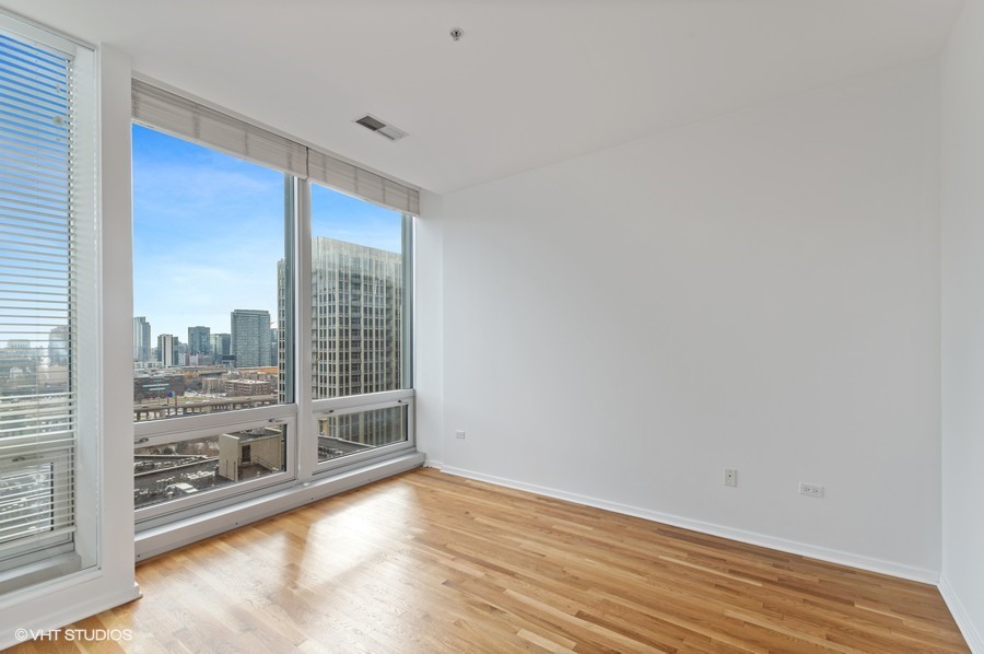 500 W Superior Street Unit: 1209