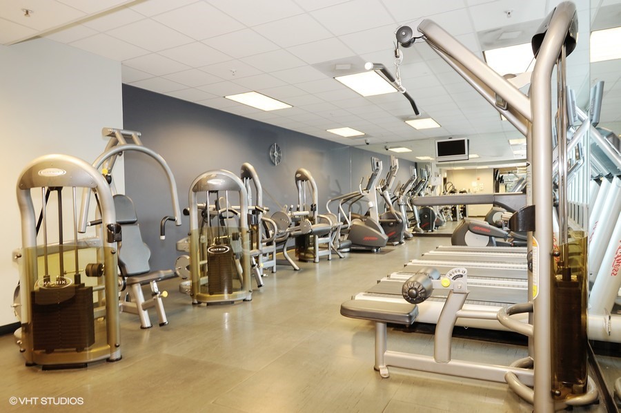 500 W Superior Street Unit: 1209