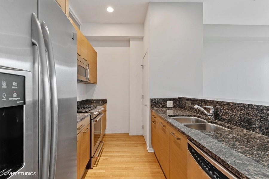 500 W Superior Street Unit: 1209