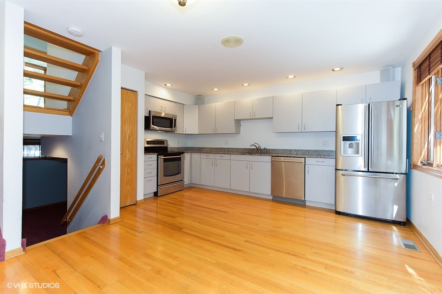 1001 W Dickens Avenue Unit: 1001