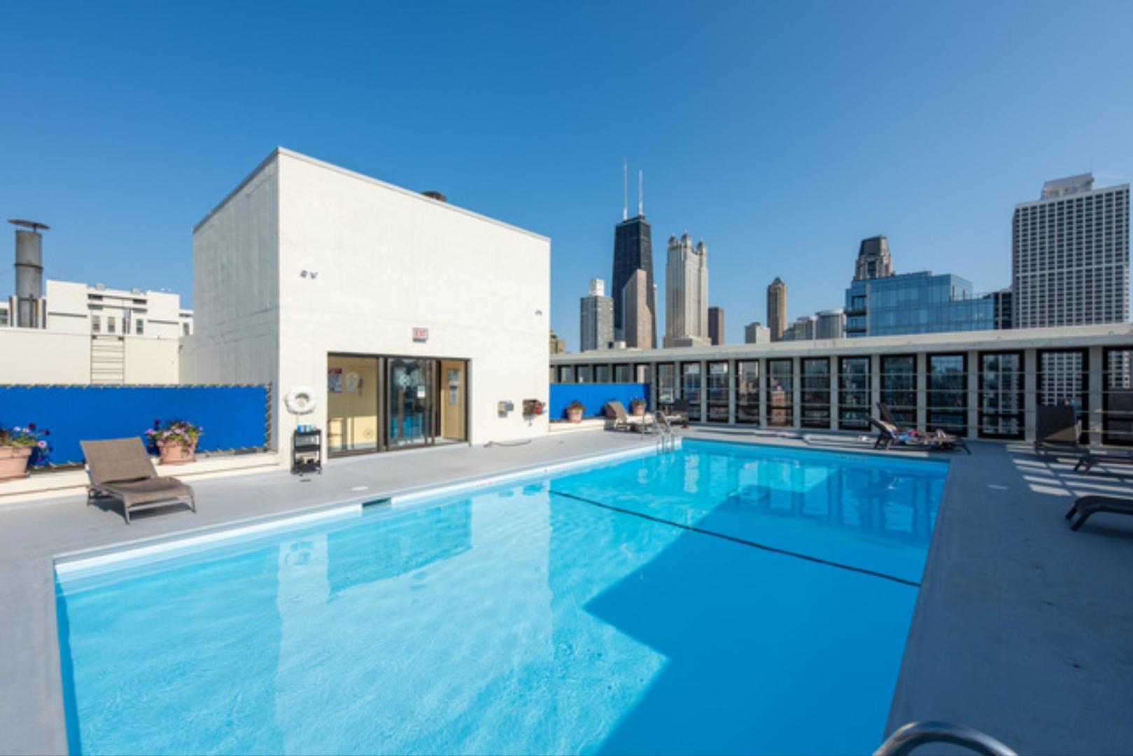 1 E Scott Street Unit: 2106