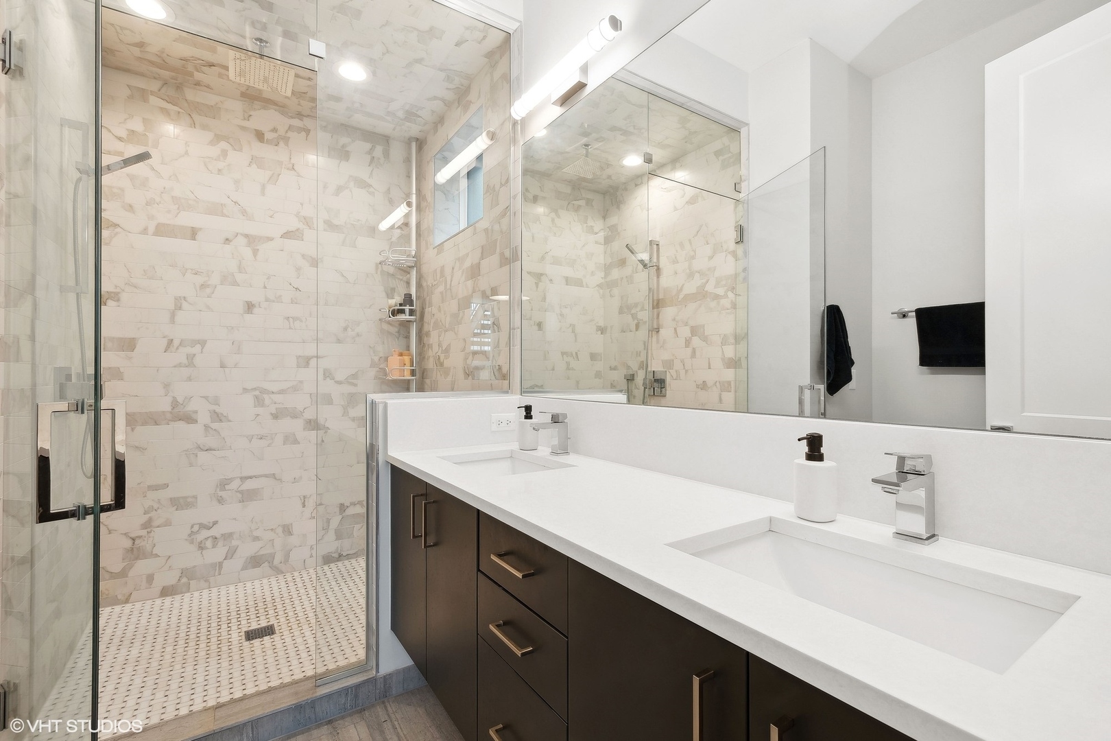 940 N Wolcott Avenue Unit: 3