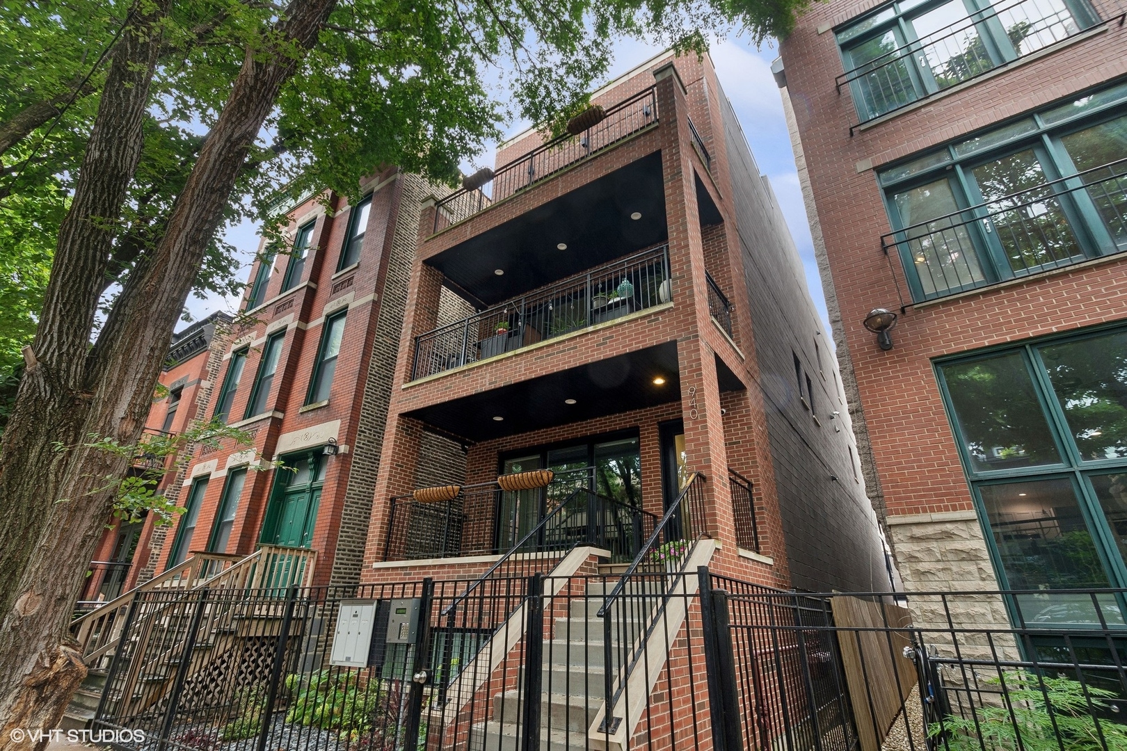 940 N Wolcott Avenue Unit: 3