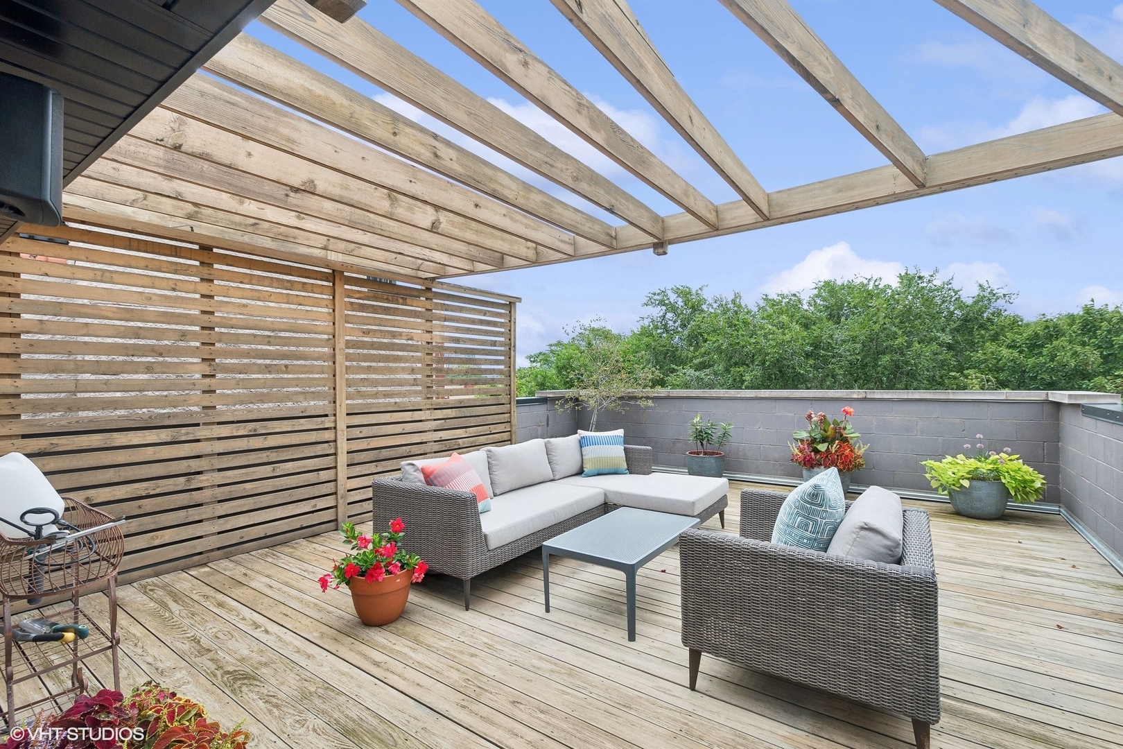 940 N Wolcott Avenue Unit: 3