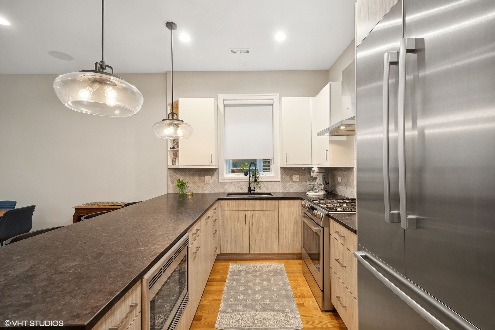 940 N Wolcott Avenue Unit: 3