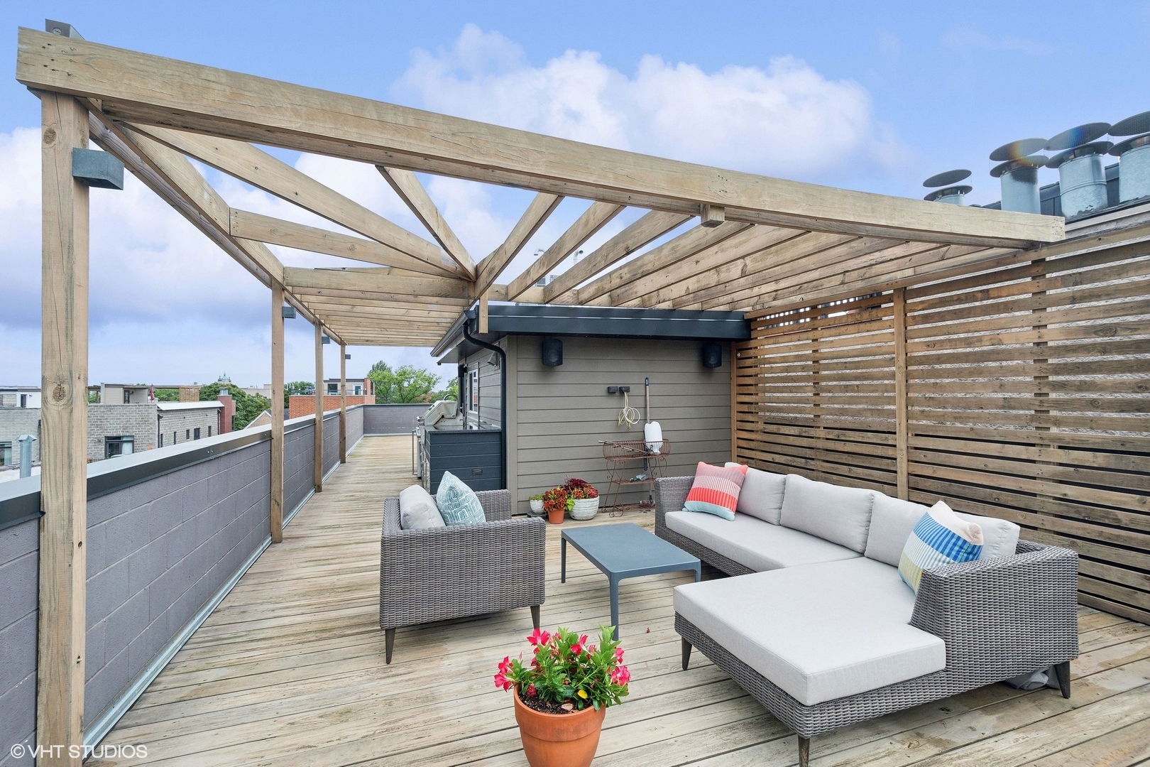 940 N Wolcott Avenue Unit: 3