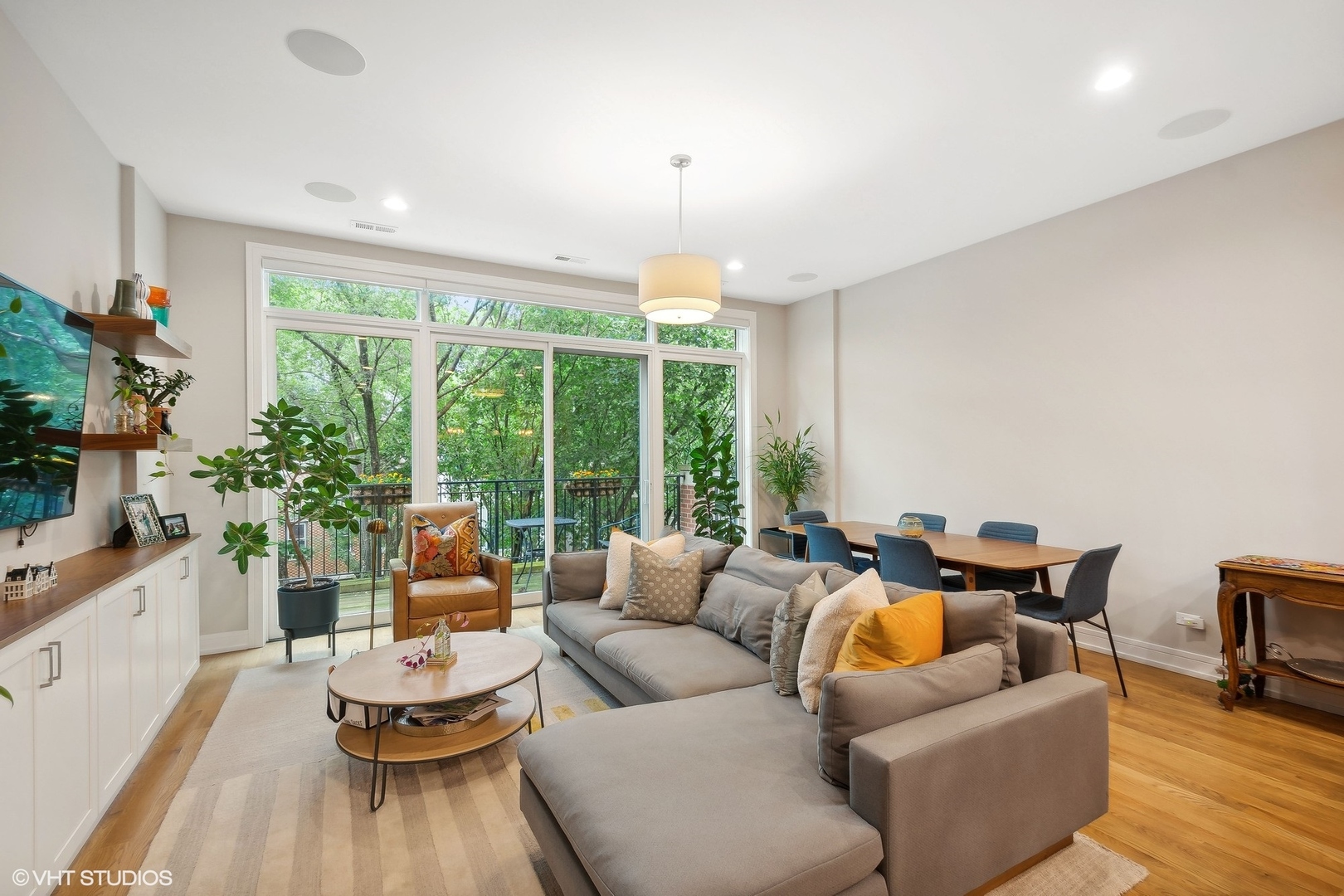 940 N Wolcott Avenue Unit: 3