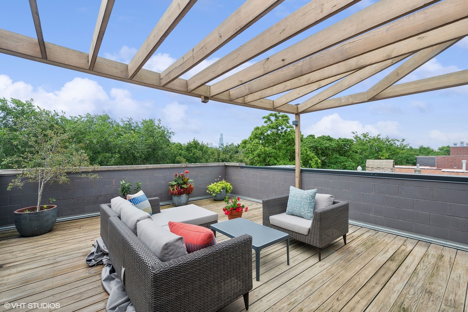 940 N Wolcott Avenue Unit: 3
