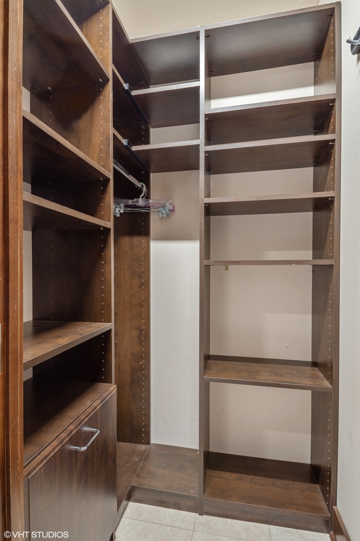1 E Scott Street Unit: 1505