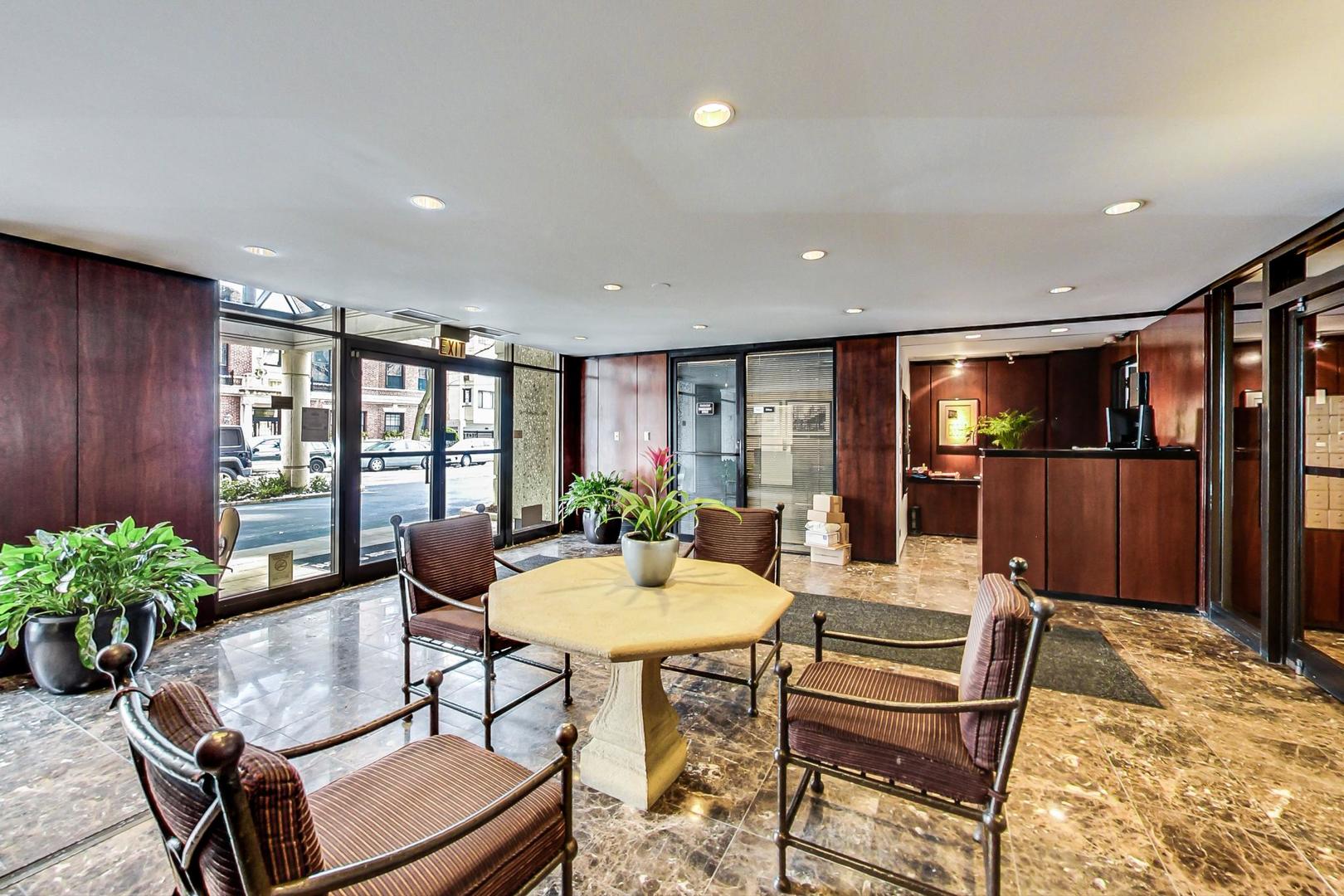 1 E Scott Street Unit: 1505