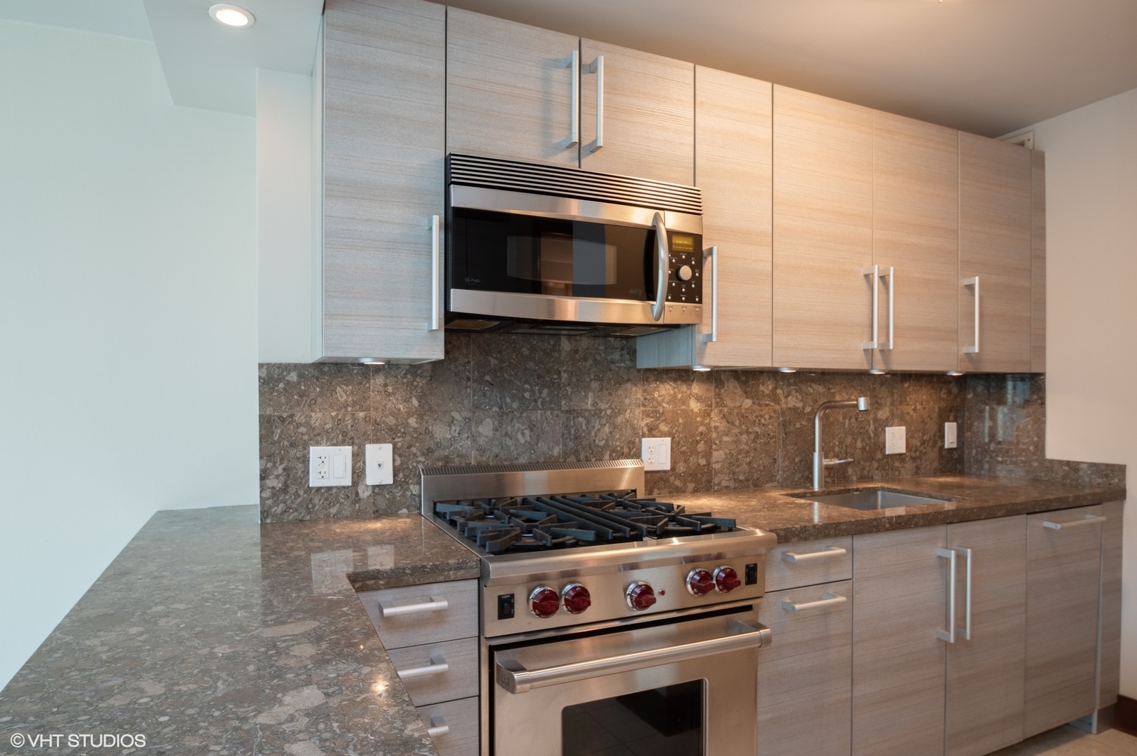 1 E Scott Street Unit: 1505