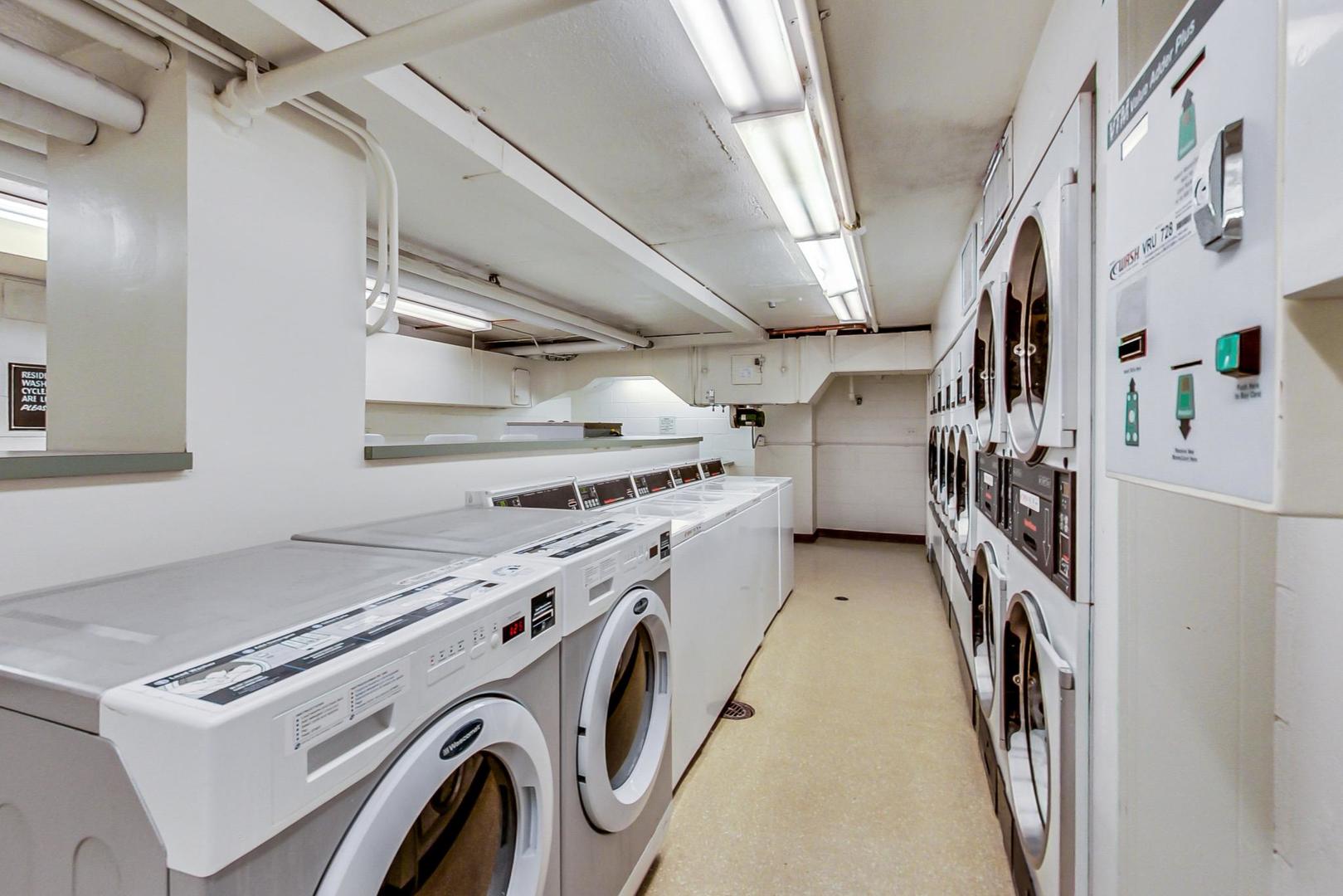 1 E Scott Street Unit: 1505