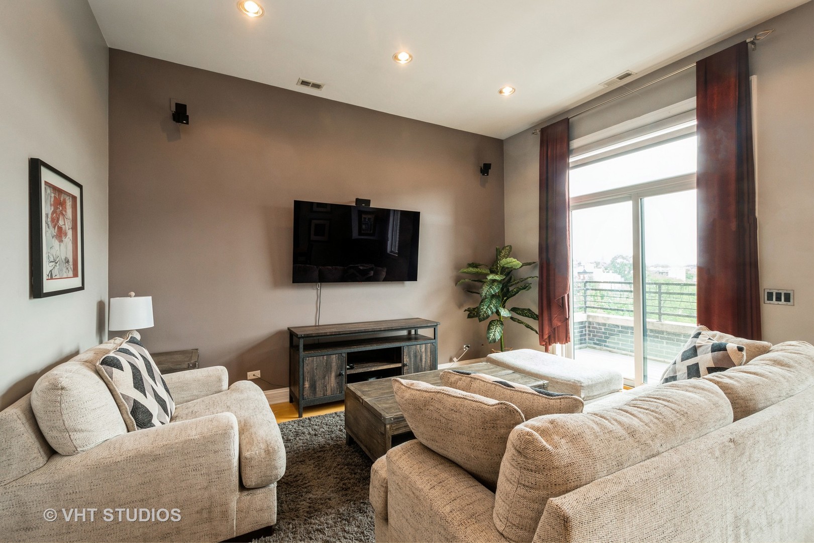 1448 N Western Avenue Unit: 4A
