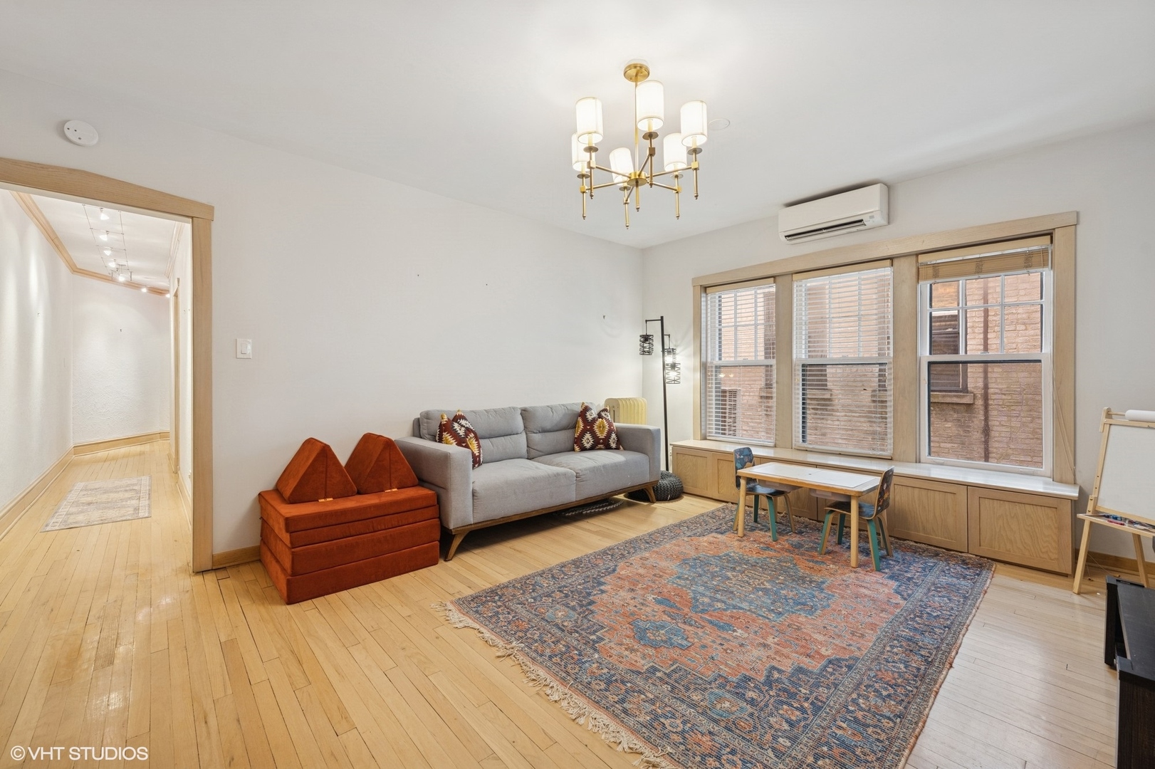 622 W Waveland Avenue Unit: 2W