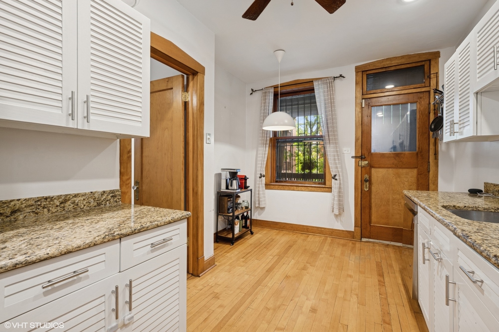 622 W Waveland Avenue Unit: 2W