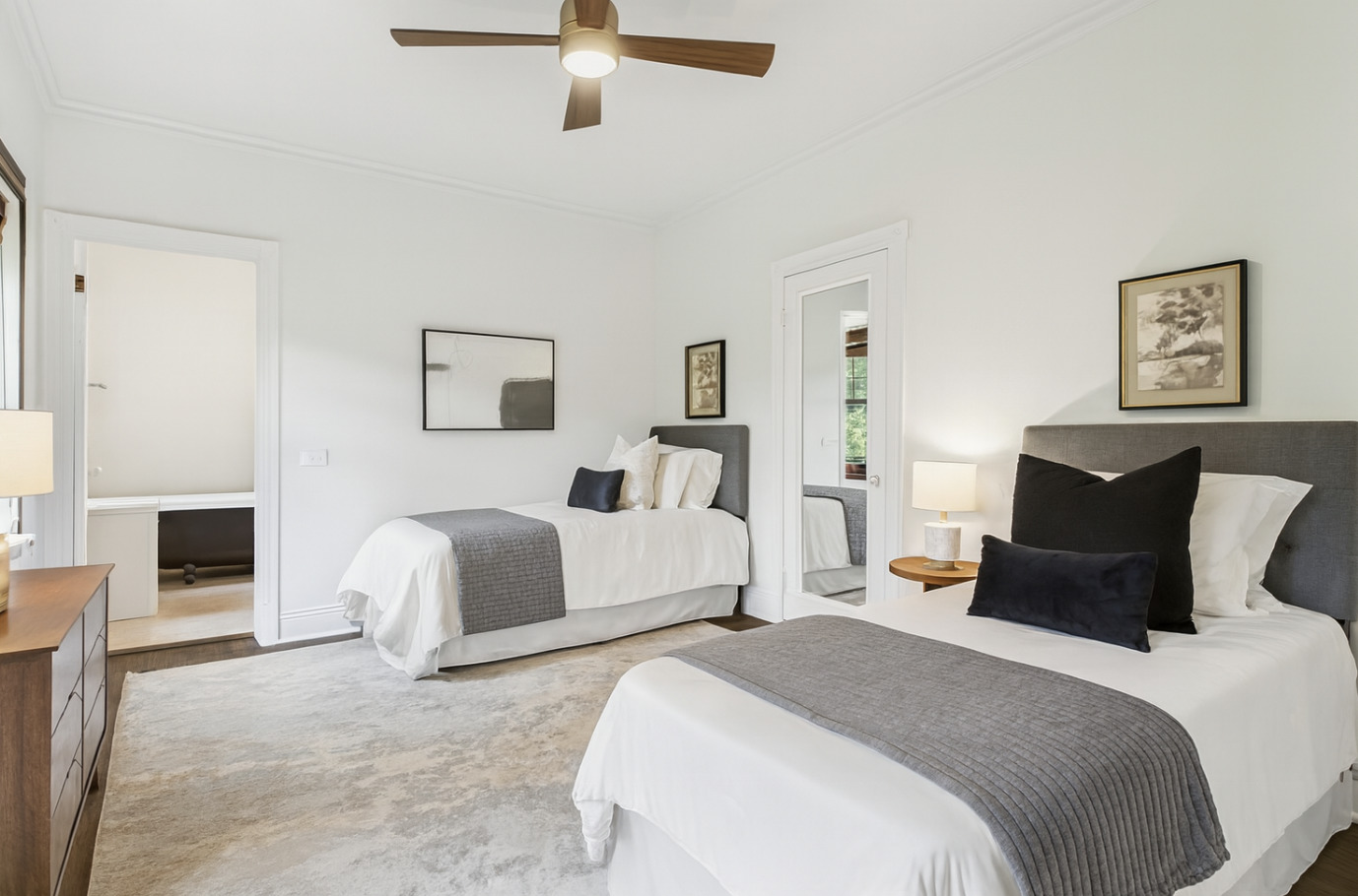 4616 N Magnolia Avenue Unit: 3