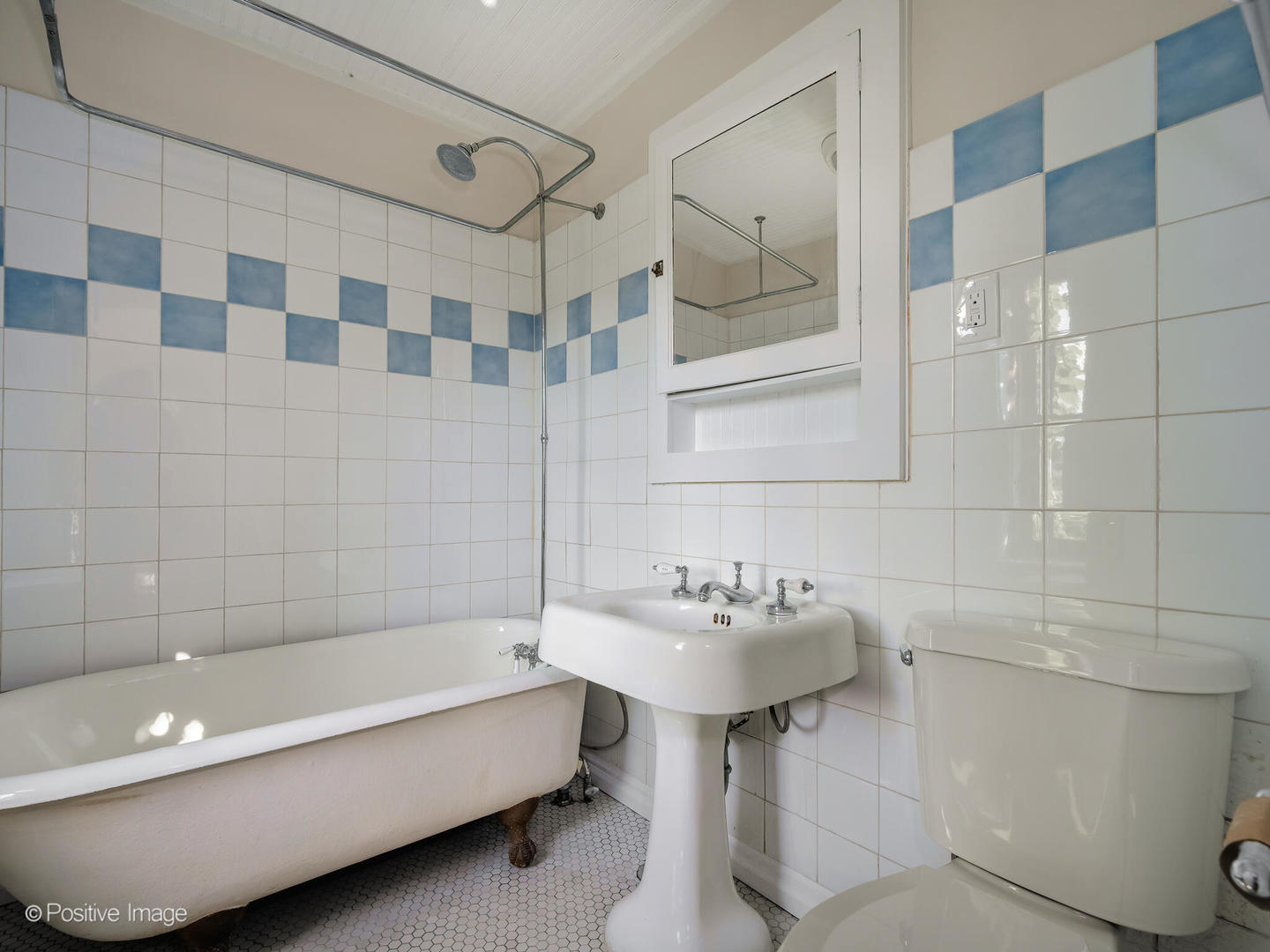 4616 N Magnolia Avenue Unit: 3