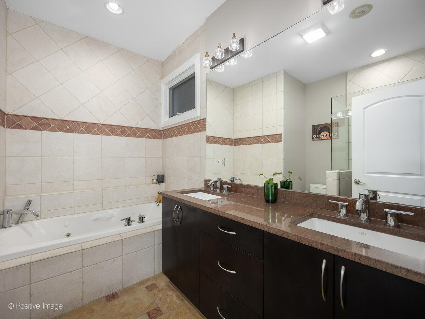 2651 W Haddon Avenue Unit: 1