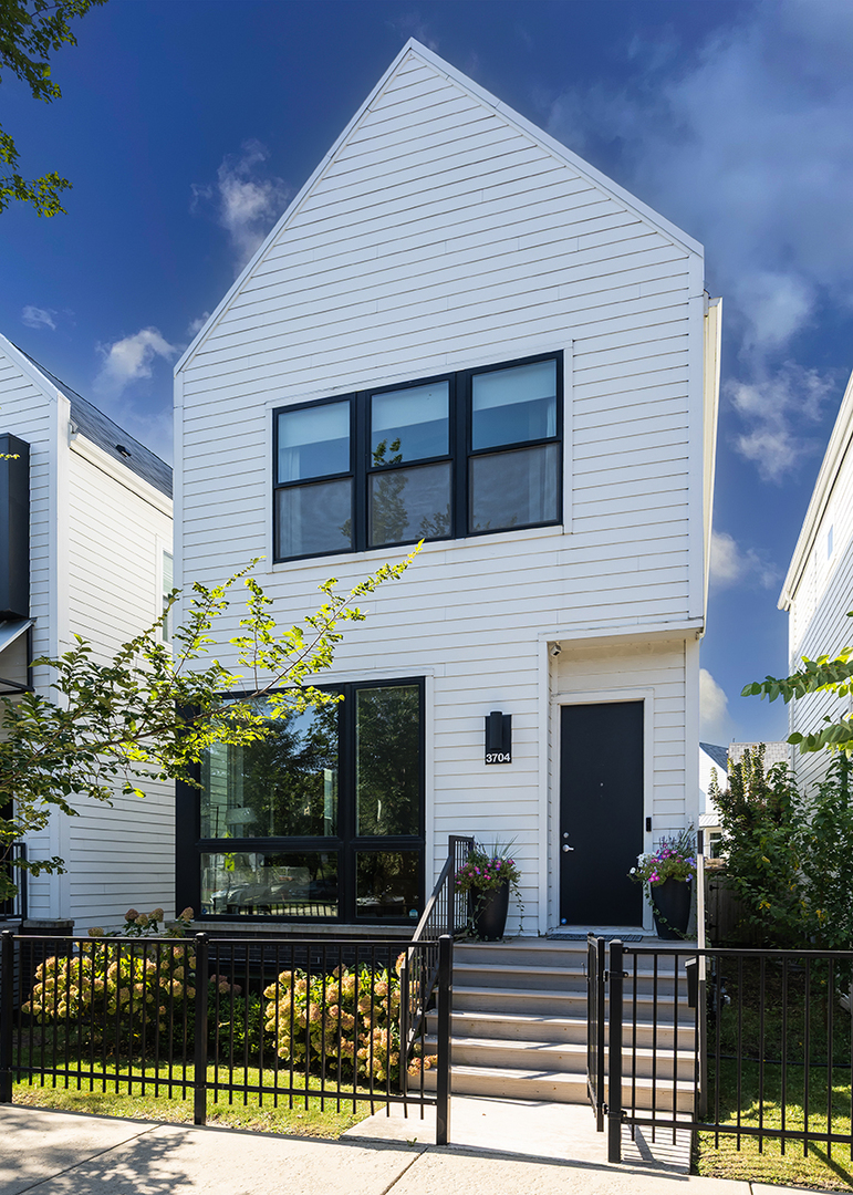 3704 N Milwaukee Avenue