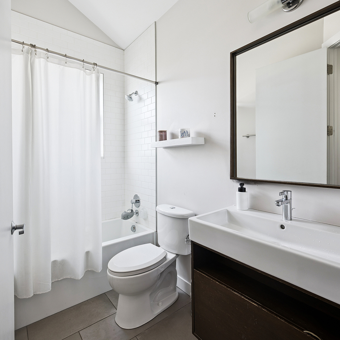 3704 N Milwaukee Avenue