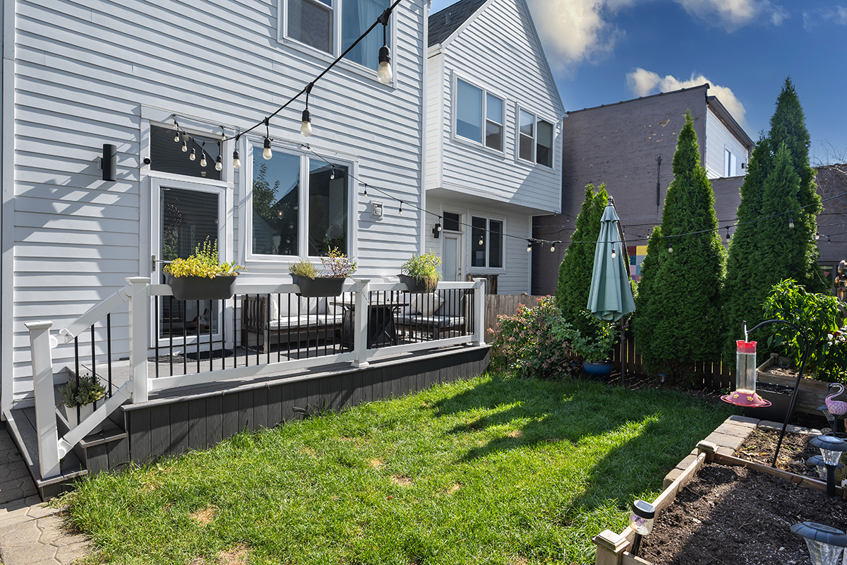 3704 N Milwaukee Avenue